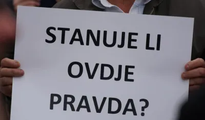 Порука са једног од протеста