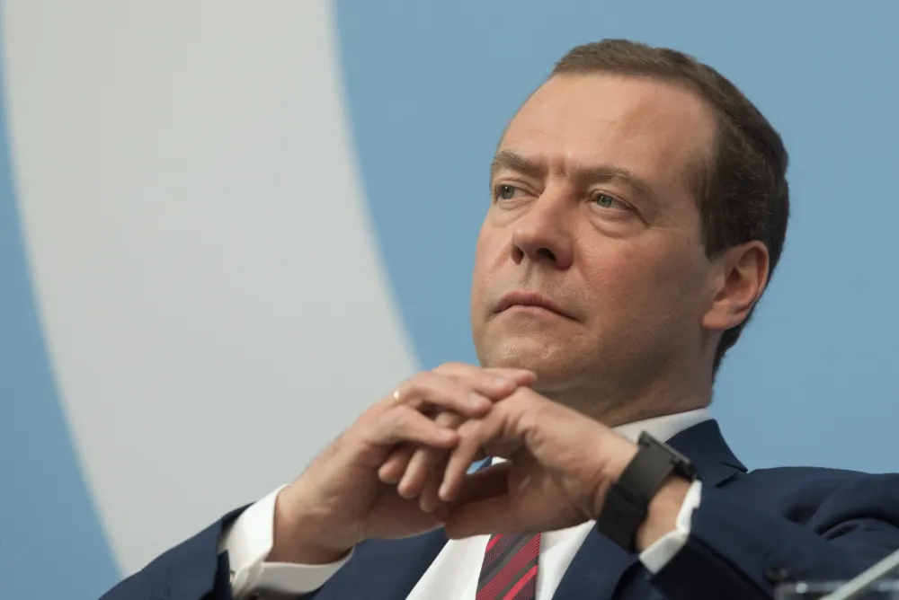 Medvedev: Sastanak u Londonu rusofobični miting protiv Trampa