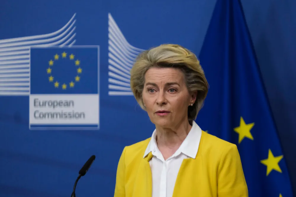 Predsjednica Evropske komisije Ursula fon der Lajen rekla je danas da će sjutra obavijestiti zemlje članice o planovima za jačanje evropske odbrambene industrije i vojnih sposobnosti EU.
