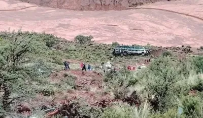 Tragedija u Boliviji: U sudaru autobusa i kamiona najmanje 15 mrtvih