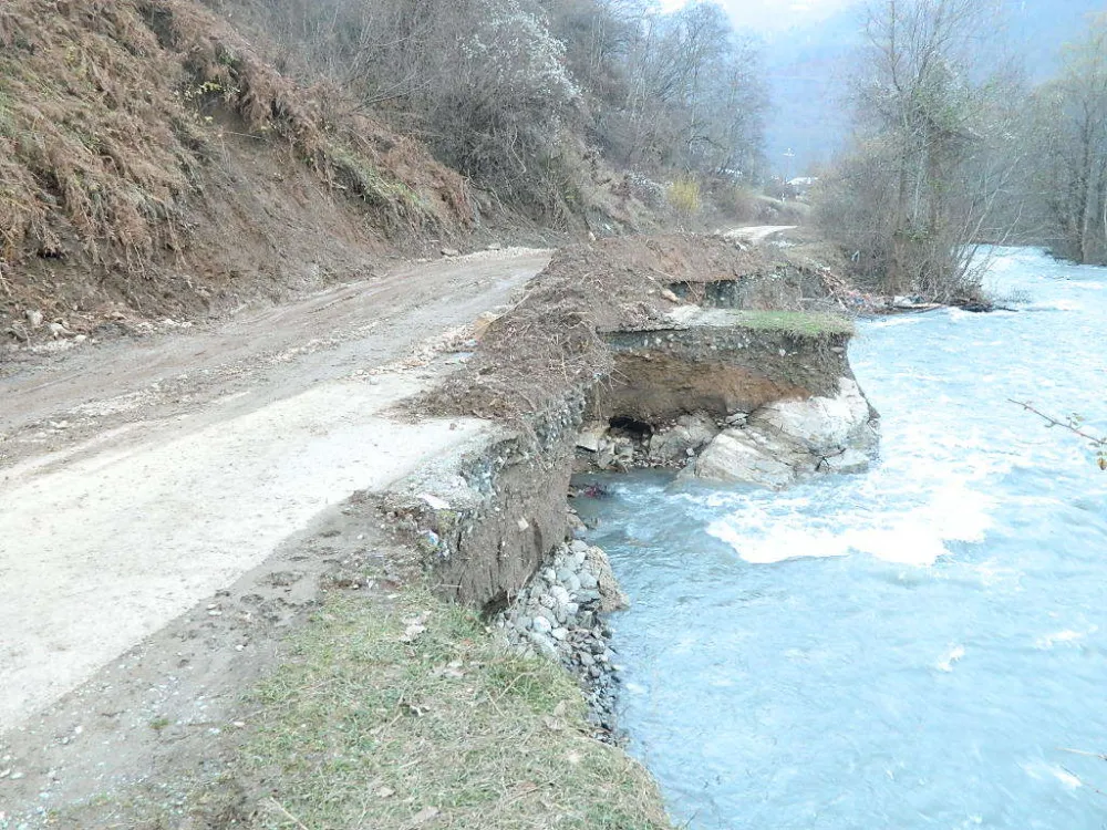 Potrebna rekonstrukcija saobraćajnice Andrijevica &ndash; Jo&scaron;anica: Mje&scaron;tani Potokomovlja nadaju se novoj cesti