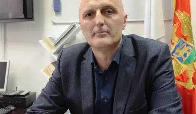Diretor nik&scaron;ićke bolnice prijavio zloupotrebe: Paketi ljekova pripremani za preprodaju, gorivo tro&scaron;ila i rashodovana vozila
