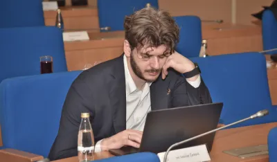 Vasilije Čarapić, sjednica skupstine glavnog grada