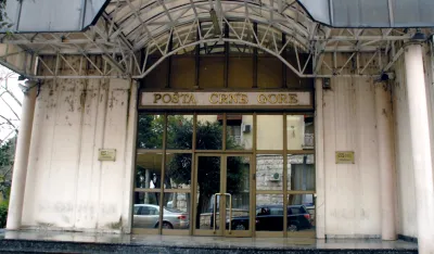 iljano plasirana smi&scaron;ljena manipulacija da je izrečena mjera povezana sa &scaron;trajkom, čime se želi relativizovati nezakonito raspolaganje sa sredstvima Po&scaron;te Crne Gore od strane nekada&scaron;njeg po&scaron;tara &ndash; dostavljača Jugoslava Markovića - ističu u saop&scaron;tenju.