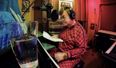 Elton Džon se pridružio protestu protiv britanske vlade: Snimio "album ti&scaron;ine"