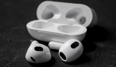 Apple aktivno razvija slu&scaron;alice s kamerama