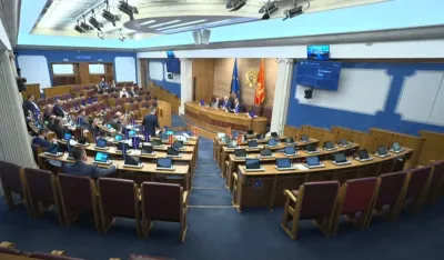 (UŽIVO) Bogdanović:&nbsp;Danas produžavamo rok za zamjenu ličnih karata i&nbsp;ogla&scaron;avamo da tajkunske Crne Gore vi&scaron;e nema