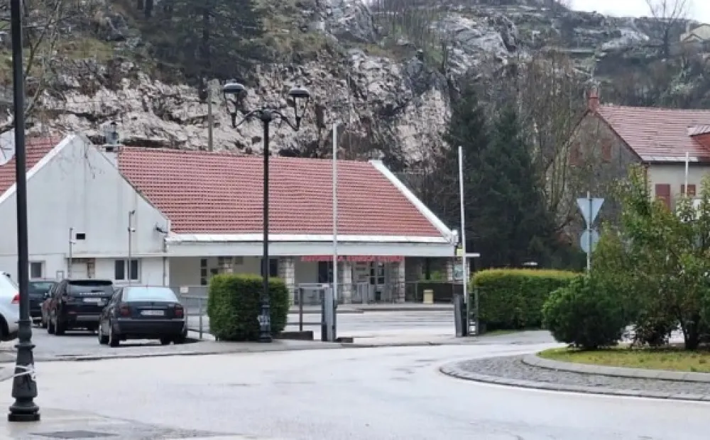 Vlasnik Autobuske stanice na Cetinju: Gradonačelnik nema sluha i volje da rije&scaron;i problem