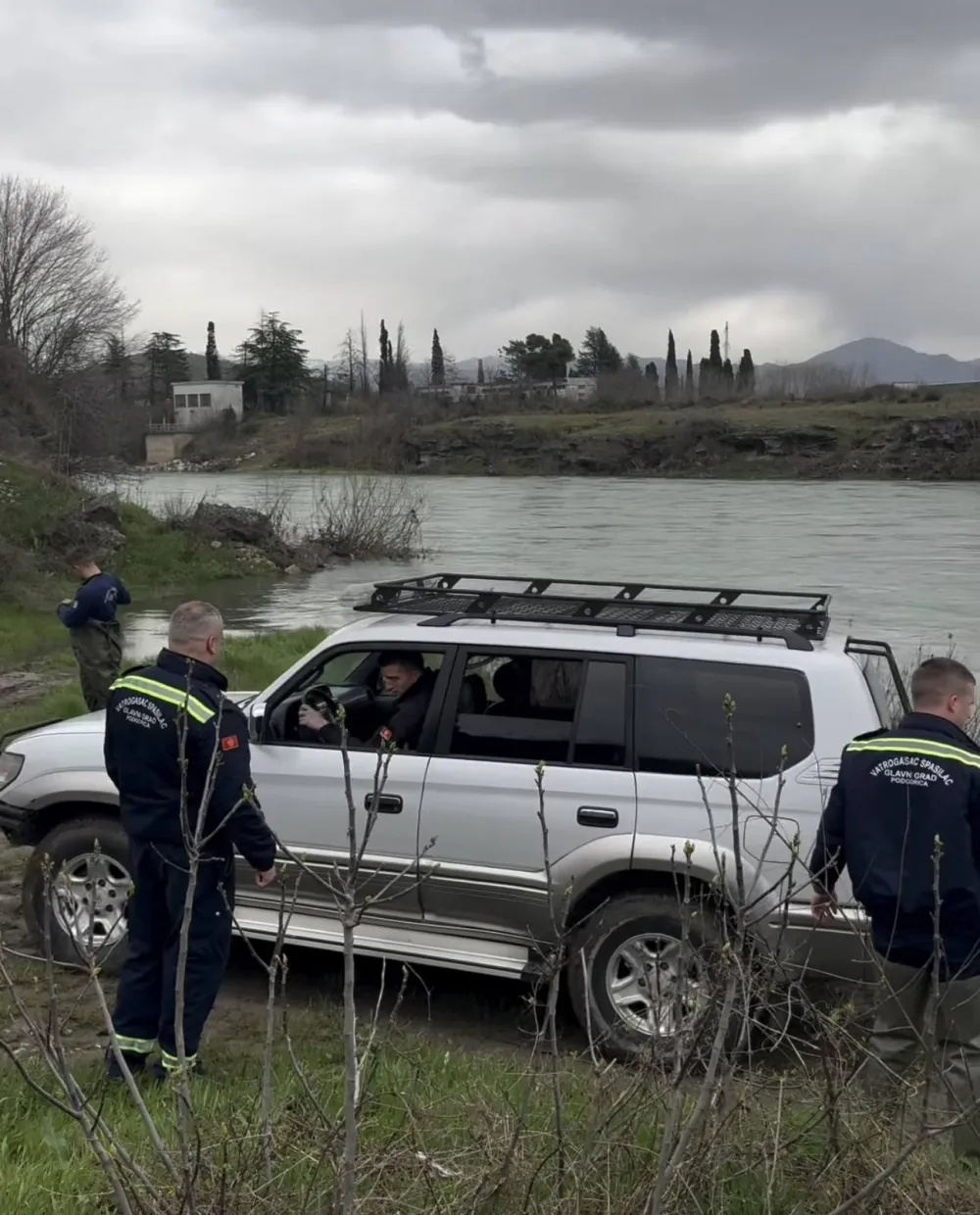 (FOTO/VIDEO) Četvrti dan potrage: Pretražuje se potez od mosta "Luča" do ulivanja Morače u Skadarsko jezero