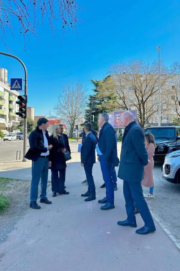 &Scaron;alju ba&scaron;tovane i majstore u Ulicu 13. jula
