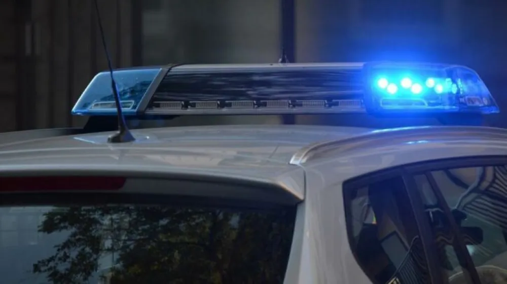 UP: Policija kontrolisačla dvije osobe u ugostiteljskom objektu, prona&scaron;la dva pi&scaron;tolja bez dozvole