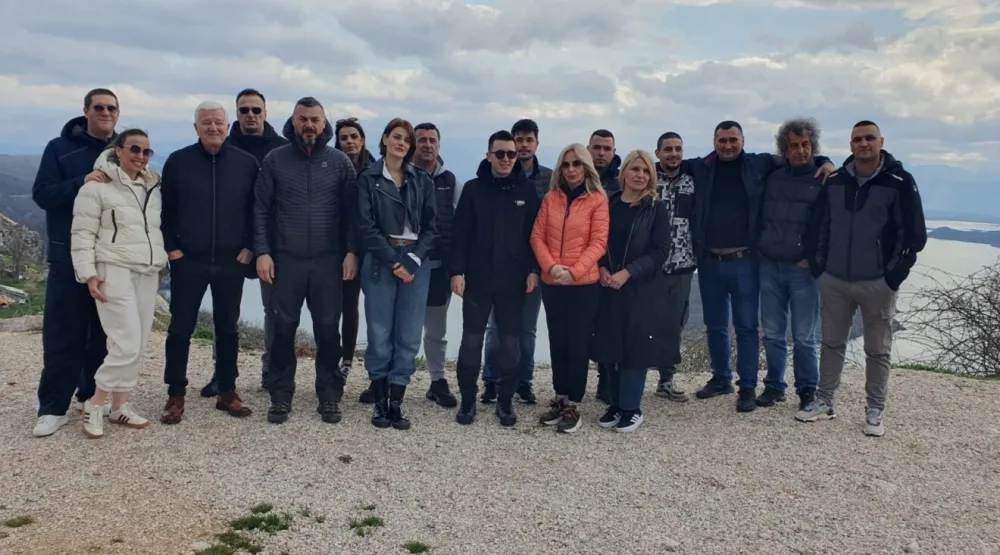(VIDEO) Kandidati za odbornike i aktivisti SEP očistili vidikovac iznad Slanog jezera