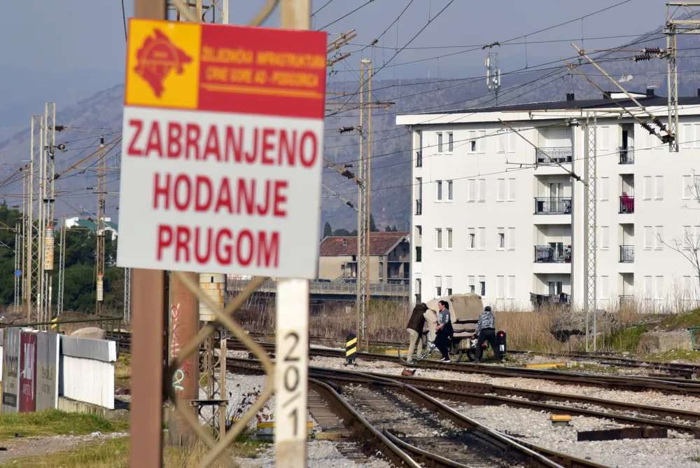Za prelazak &scaron;ina mimo pružnog prelaza kazna 800 eura