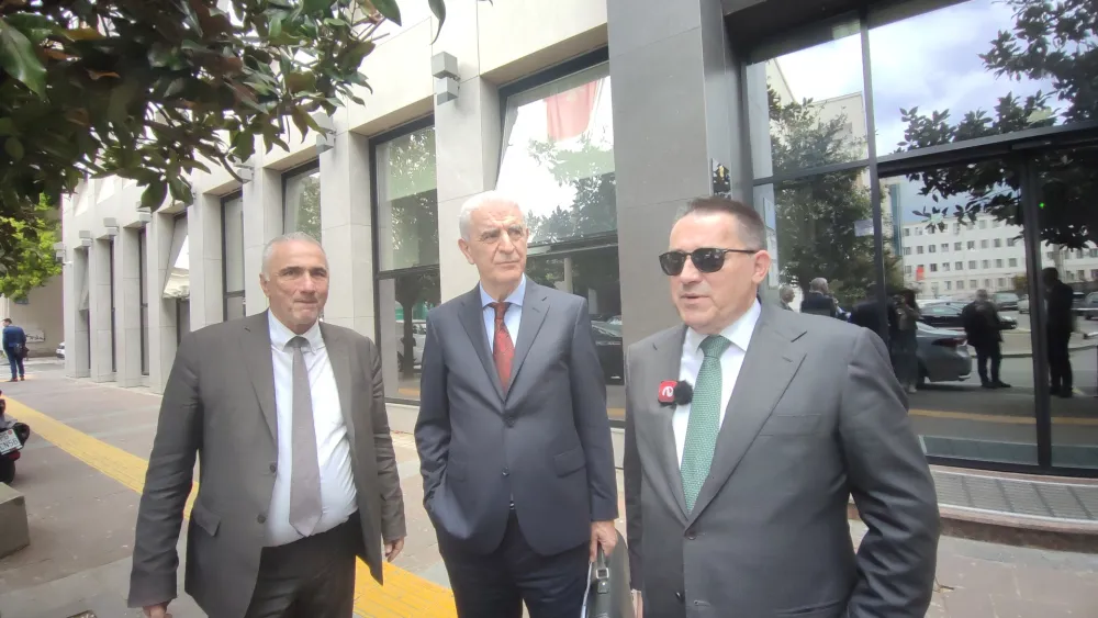 (VIDEO) Martinović: SDT već tri godine Lazovića drži na dokaznoj klackalici; Mitrić: Nezakonit&nbsp;rad sud zatrpao predmetima