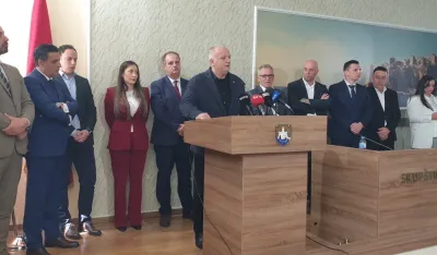 (FOTO/VIDEO) Nimanbegu: Protest u subotu umjesto svečane sjednice, borićemo se protiv samovolje Vlade