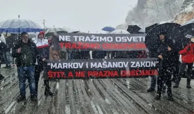 Organizovana trosatna "Blokada upozorenja" na Kru&scaron;evom Ždrijelu: "Ne tražimo osvetu, tražimo odgovore"