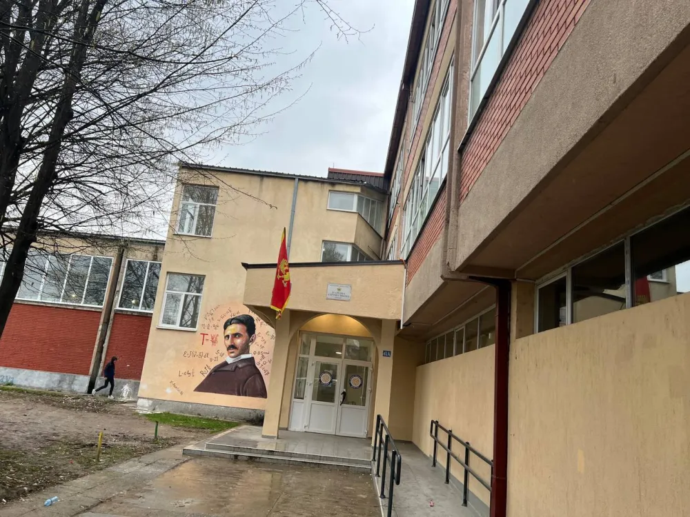 Učenici snimili verbalni incident u Srednjoj stručnoj &scaron;koli u Beranama: Profesor đake nazvao đubradima