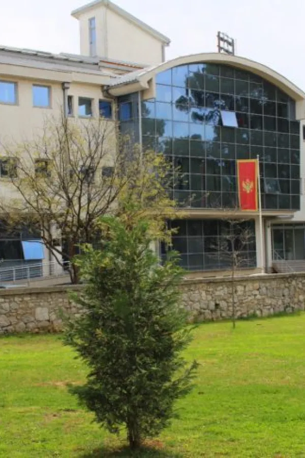 Ministarstvo ćuti o uvođenju vjeronauke u &scaron;kolama