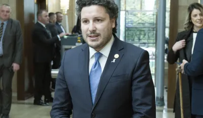 URA: Nova Spajićeva manipulacija, Abazović inicirao zabranu skladi&scaron;tenja cigareta u bescarinskoj zoni Luke Bar