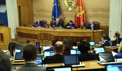 (UŽIVO) Adžović: Ulcinj da ne uskraćuje pravo op&scaron;tinama koje žele investicije; Mugo&scaron;a: Ovakvih sporazuma nije bilo u istoriji Crne Gore