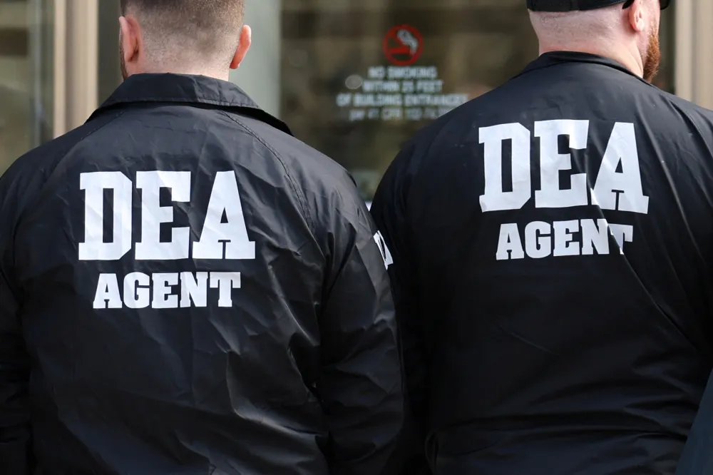 (FOTO/VIDEO) DEA uhapsila 114 osoba, nezakonito boravili u SAD: Zaplijenjeni oružje i droga