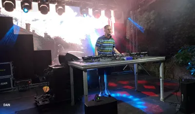 (VIDEO/FOTO) Budva: Fe&scaron;ta, muzike, zabave i ljubavi uz bogat izbor primorske hrana i piča