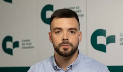 Vlada prednjači u kr&scaron;enju dobrih demokratskih praksi
