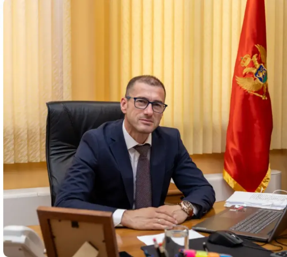 Preparati biv&scaron;e firme direktora Montefarma na prvoj liniji preporuka u državnim apotekama