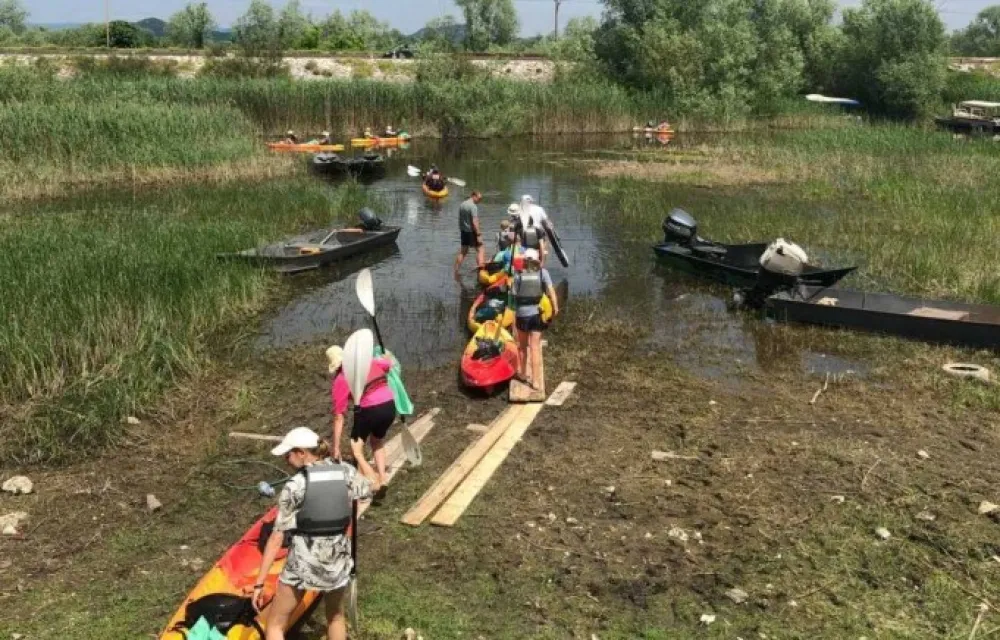 NP Skadarsko jezero: Iz vode sakupljeno 100 kesa otpada, korisnici da čuvaju prirodnu i kulturnu ba&scaron;tinu
