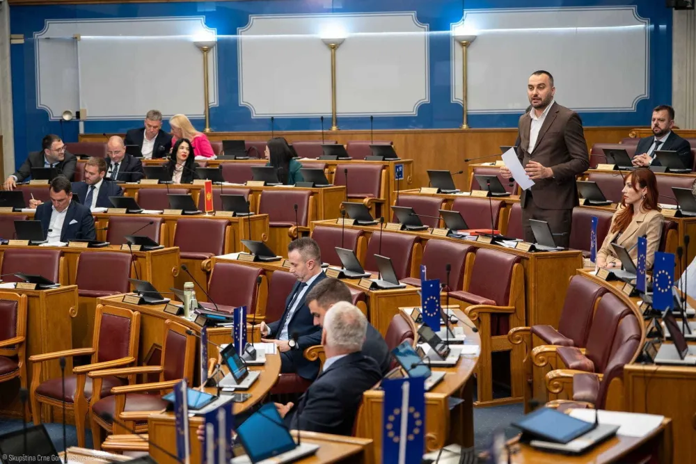 Građani da idu u Evropu iz Crne Gore, a ne iz Tirane
