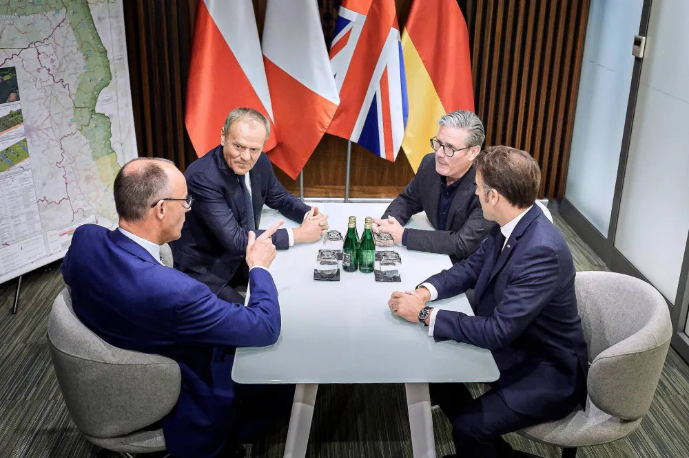 Makron, Starmer, Merc i Tusk doputovali u Kijev, slijedi sastanak sa Zelenskim