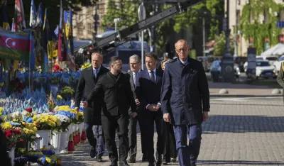Evropski lideri i Zelenski odali u Kijevu po&scaron;tu poginulim ukrajinskim vojnicima