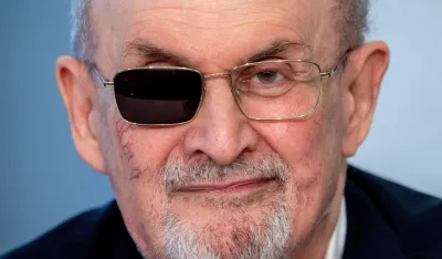  Salman Ruždi