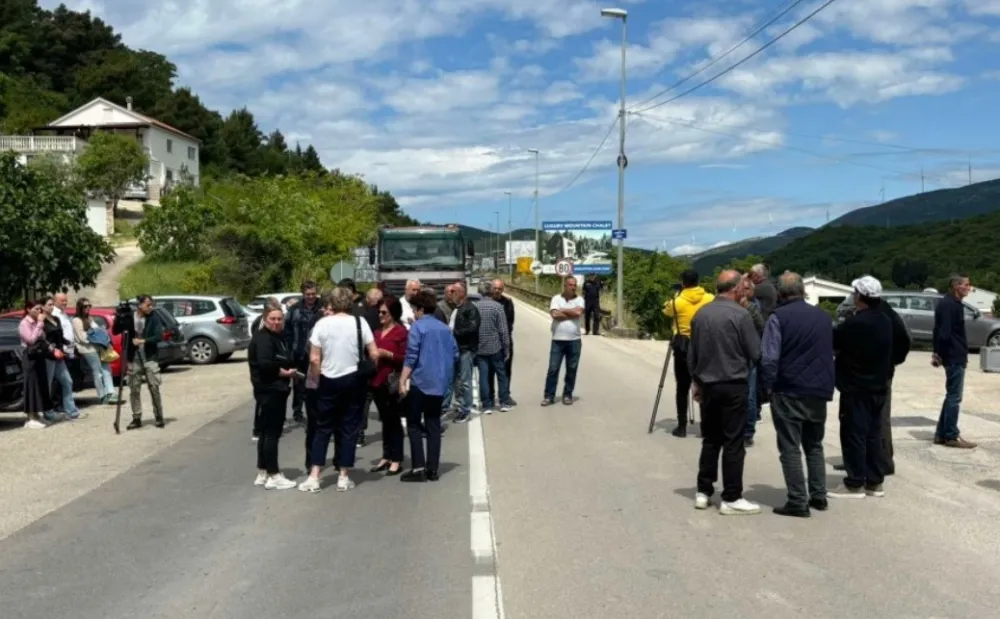 Biv&scaron;i radnici Solane: Ako nas budu ignorisali&nbsp;intenzivitaraćemo proteste