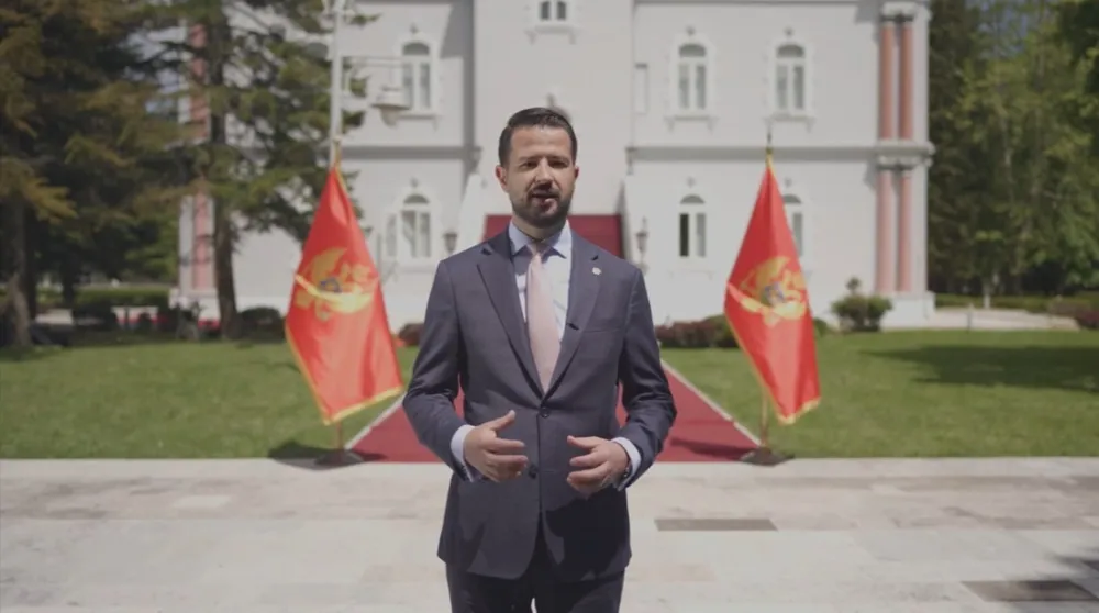 Milatović uputio&nbsp;izvinjenje&nbsp;porodicama koje su zbog drugačije&nbsp;etničke i vjerske pripadnosti&nbsp;izgubile svoje najbliže