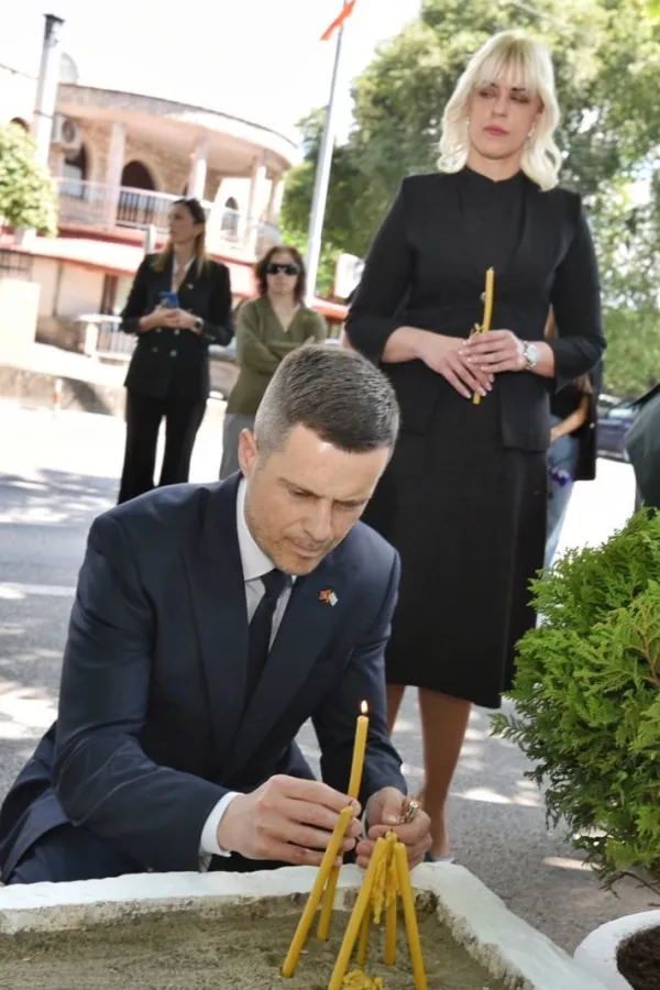 Delegacija Glavnog grada odala počast Du&scaron;ku Jovanoviću - 27.5.2025.