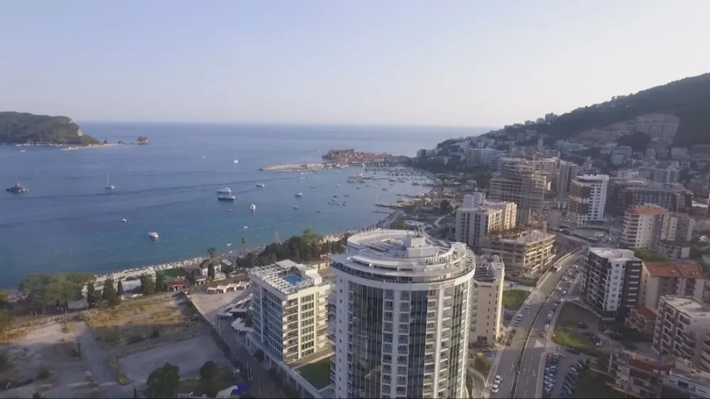 Budva: Djevojka poginula tokom parasejlinga
