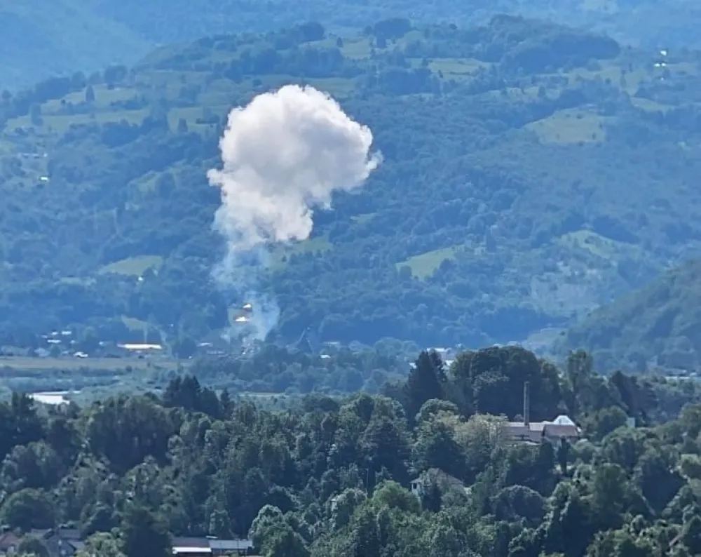 (FOTO) Gusti dim iznad fabrike oružja u Mojkovcu, ekolo&scaron;ka inspektorka tvrdi da su spaljivali travu