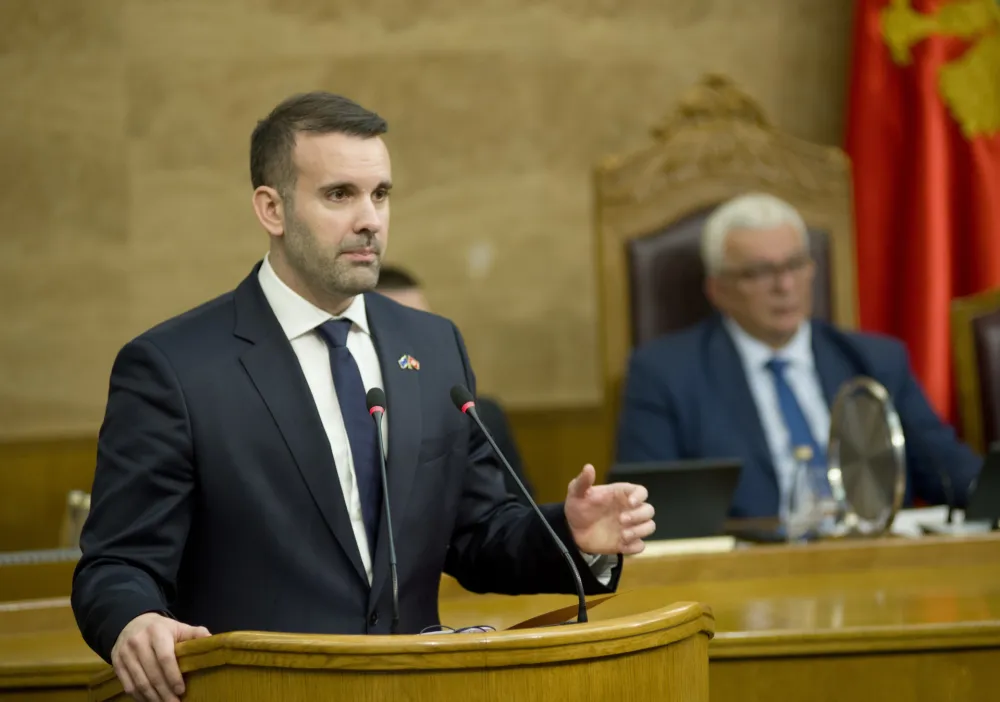 Premijerski sat &ndash; pitanje za Spajića, ali i za Mandića