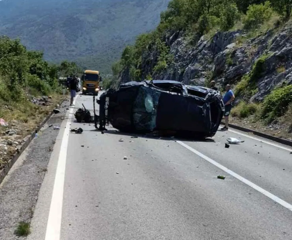 U saobraćajnoj&nbsp;nesreći&nbsp;kod Bogetića poginula žena, mu&scaron;karac te&scaron;ko povrijeđen