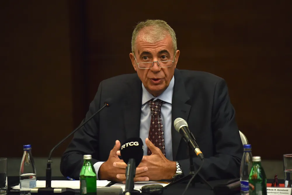 Jelić: Čarapiću, imate problem sa pravno-važećim propisima