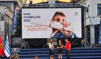 (UŽIVO) Dan najboljih" na Trgu nezavisnosti: Nagrade najboljim podgoričkim maturantima