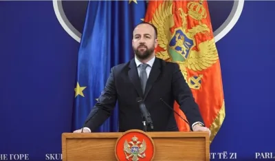 Nikolić: Pona&scaron;anje parlamenta i Vlade potpuno uru&scaron;ava sve demokratske principe