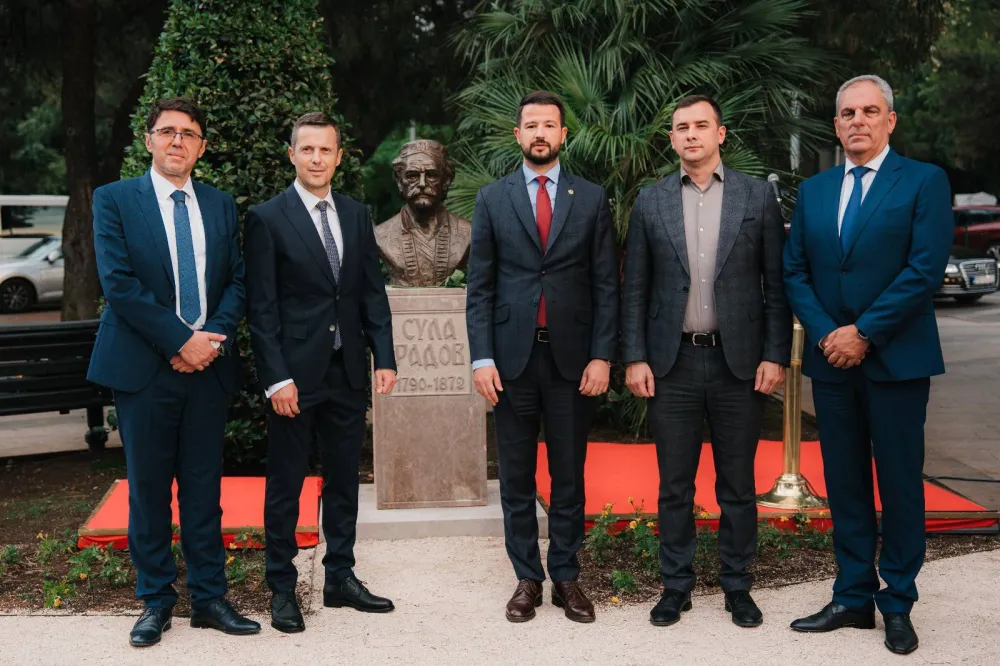 Milatović: Dok god se sjeća ličnosti poput Sule Radova - Crna Gora neće izgubiti svoj put