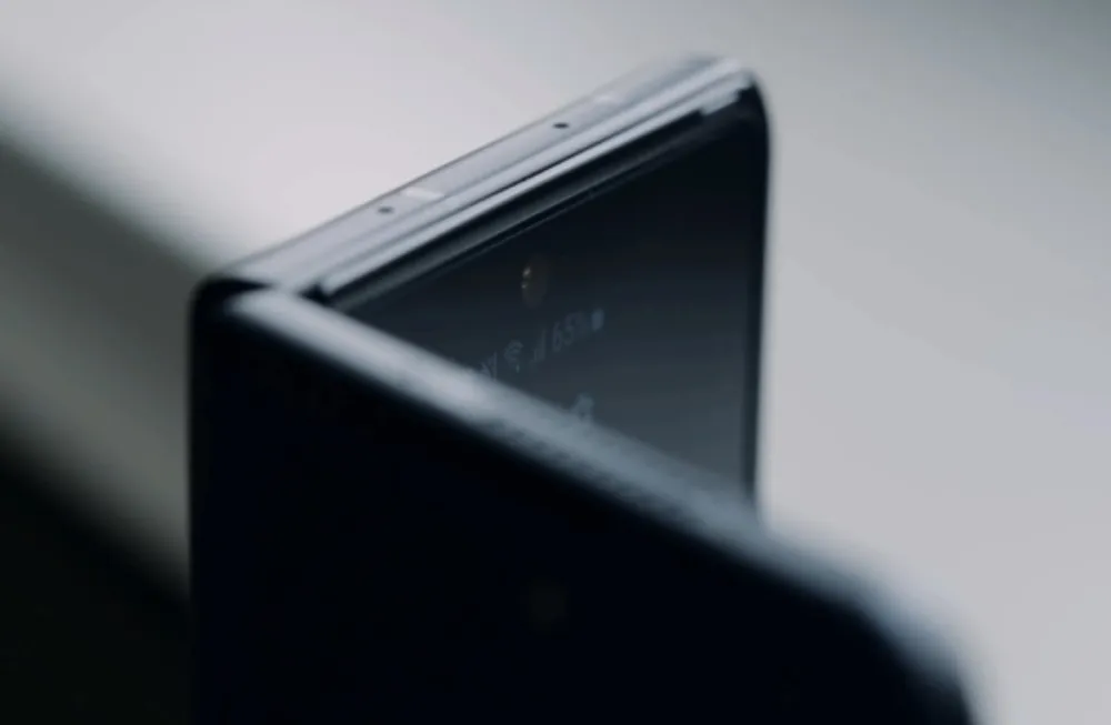 Novi detalji o Samsungovom prvom trostruko sklopivom telefonu