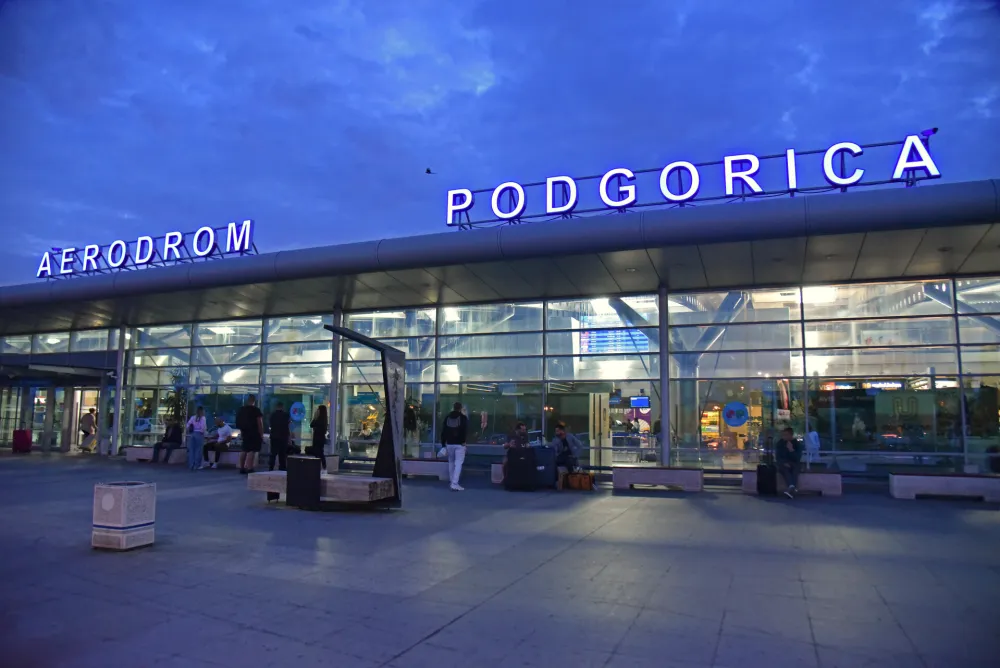 Zbog prekida saobraćaja na Aerodromu Tivat: Let Air Montenegra preusmjeren na Podgoricu