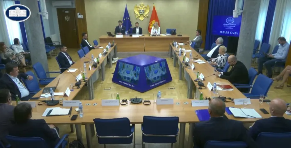 Izborna reforma i dalje visi o koncu
