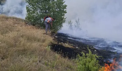 Na području Pive aktivno nekoliko požara, izgoreli kuća, &scaron;tale, koliba, automobil