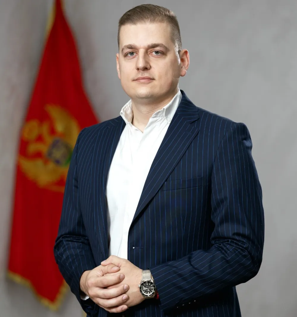 Popović: Op&scaron;tina Zeta zaradila &scaron;est, a potro&scaron;ila 3,1 milion