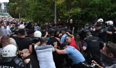 Protest povodom dodjele Trinaestojulske nagrade